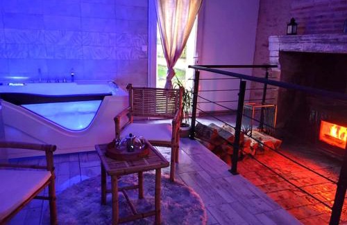 Corze House | Gîte de charme rénové avec jardin clos, baignoire balnéo et proche d'Angers - FR-1-622-27
