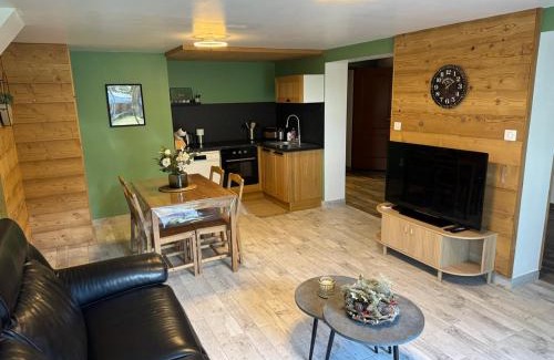 Raon-aux-Bois Apartment | Gîte de la Racine, A l'Orée du bois