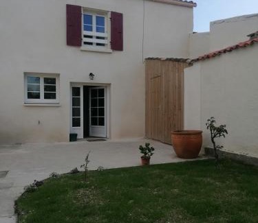 Saint-Medard-d'Aunis House | Gîte des Abeilles