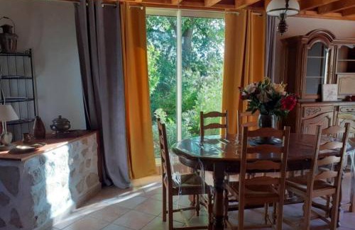 Saint-Clement-de-Regnat House | Gîte des Billaudes