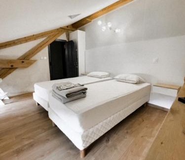 Val-Revermont House | Gîte du Château de Treffort