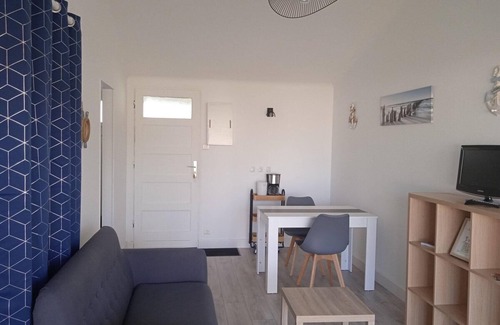 Saint-Michel-en-l'Herm Apartment | "gîte du Corail"