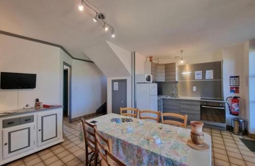 Saint-Andre-dʼApchon House | Gîte familial avec dortoir, proche parc à St-André-d'Apchon - FR-1-496-365