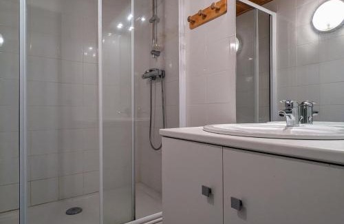 Freycenet-la-Tour House | Gîte familial en Haute-Loire avec terrain clos, à proximité de l'Ardèche et des stations de ski - FR-1-582-236
