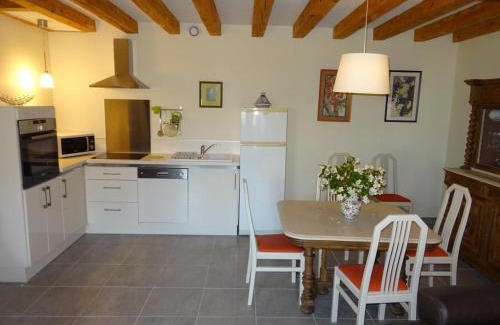 Huismes House | Gîte familial près de Chinon avec cour fermée, terrasse et équipements bébé - FR-1-381-370