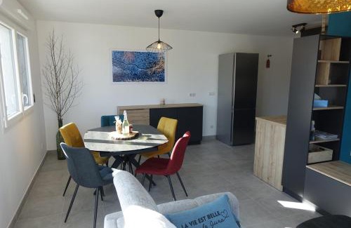 Saint-Laurent-en-Grandvaux Apartment | Gîte Les Hirondelles