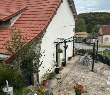 Saint-Pardoux-d'Arnet House | Gîte La Belle du Clocher