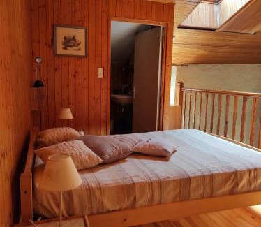 Bertignat House | Gîte La Roche