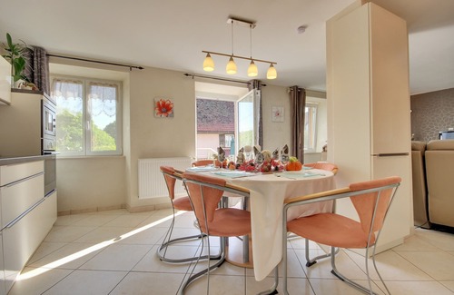 Saint-Nabor Cottage | Gîte le 1602 Three-star * sleeps 2 to 4, Private garden, Wifi
