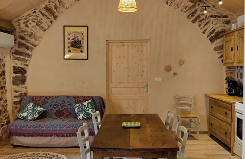 Barre-des-Cevennes House | Gîte Le Circaète, en Plein Cœur de la Forêt à Barre des Cévennes