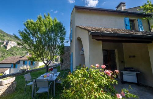 Saint-Rome-de-Dolan House | Gîte Logement 2/4 personnes - Village de gites des Vignes