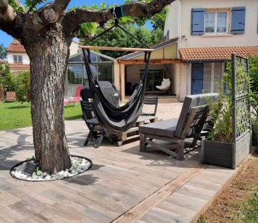 Saint-Julien-de-Cassagnas Apartment | Gîte Ma Vie Là 3 étoiles, jacuzzi, animaux acceptés