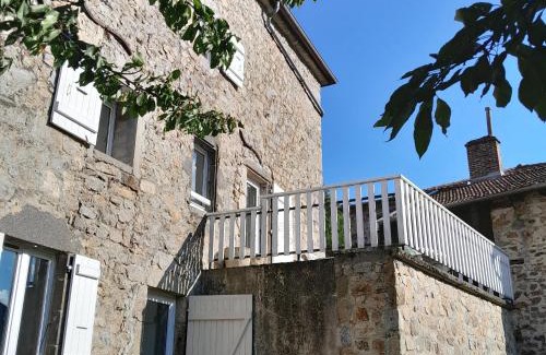 Saint-Julien-Vocance House | Gîte MANDRA chez gîtes QUE CANTA