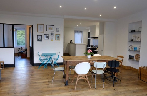 Naucelle House | Gîte Meublé "La Maison d'à Côté" Avec Piscine sur Terrain de 2500m²