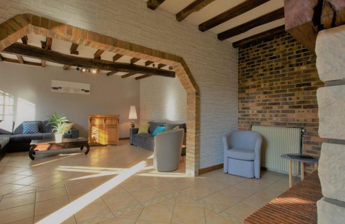 Neuville-sur-Vanne House | Gîte Neuville-sur-Vanne, 5 pièces, 8 personnes - FR-1-543-149