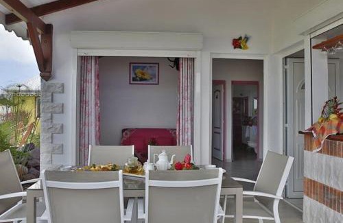 Saint-Francois House | Gîte Orchidée piscine commune