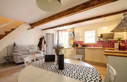 Lignairolles Cottage | Gîte private terrace, swimming pool, nature