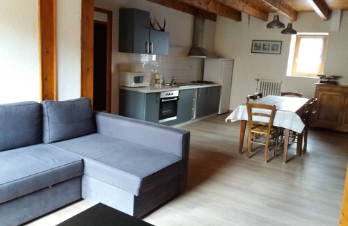 Dienne Apartment | Gîte Proche du Lioran Cantal, au Pied du Puy Mary. Animaux Acceptés