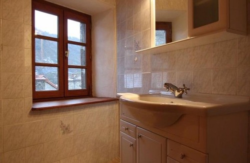 Saint-Julien-des-Chazes House | Gîte Saint-Julien-des-Chazes, 4 pièces, 8 personnes - FR-1-582-25