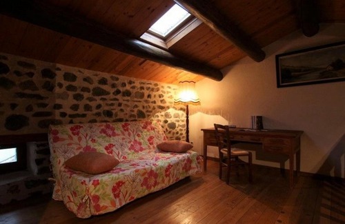 Saint-Julien-des-Chazes House | Gîte Saint-Julien-des-Chazes, 4 pièces, 8 personnes - FR-1-582-25