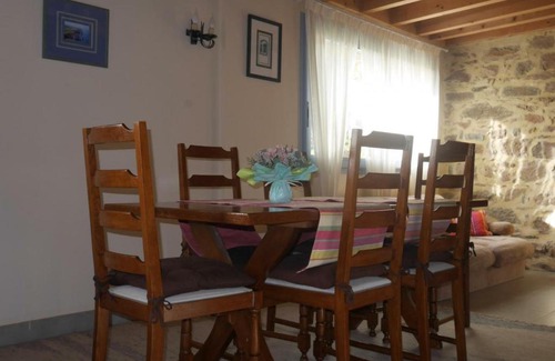 Saint-Romain-en-Jarez House | Gîte Saint-Romain-en-Jarez, 4 pièces, 6 personnes - FR-1-496-34