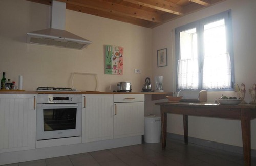 Saint-Romain-en-Jarez House | Gîte Saint-Romain-en-Jarez, 4 pièces, 6 personnes - FR-1-496-34
