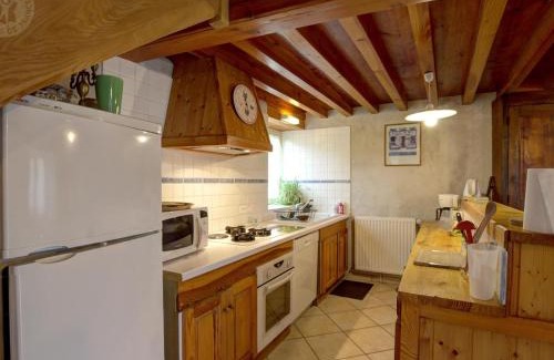 Saint-Bonnet-le-Courreau House | Gîte spacieux avec terrasse, poêle à bois, parking privé, et jardin fermé, animaux acceptés - FR-1-496-28