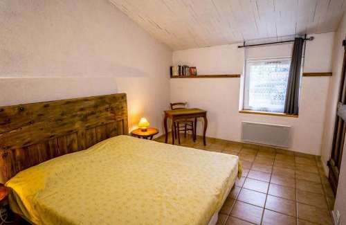 Le Poet Apartment | Gîte Spacieux et Authentique au Coeur de la Nature