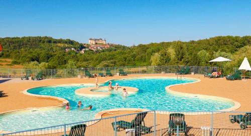 Hautefort House | Gîtes Les SOURCES