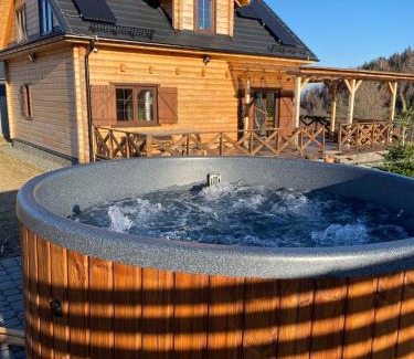 Leszczyniec Ski Chalet | Górskie Formy - drewniany dom w górach z balią