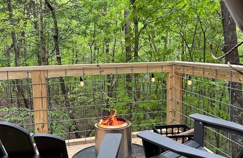 Talladega Cabin | G-5 Glamp in Bohamia - 268 acre forest retreat
