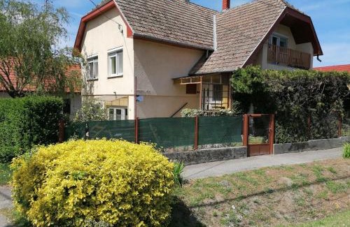 Szolad House | Gabriella Ház