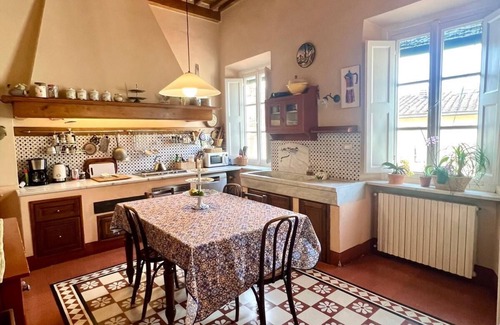 Lucca Historical Center Apartment | Gabry's Rooftop Terrace Home with breathtaking Views of Lucca & Tuscany