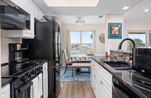 Harbor Oaks Condo | Gaetano's Getaway | Water Views, Boat Slip