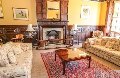 Skendleby House | GAINSFORD HALL, pet friendly, luxury holiday cottage in Spilsby