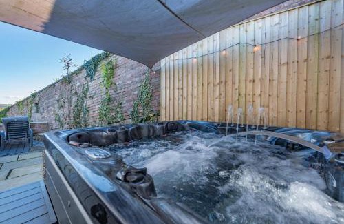 Llanybri House | Gala Lodge