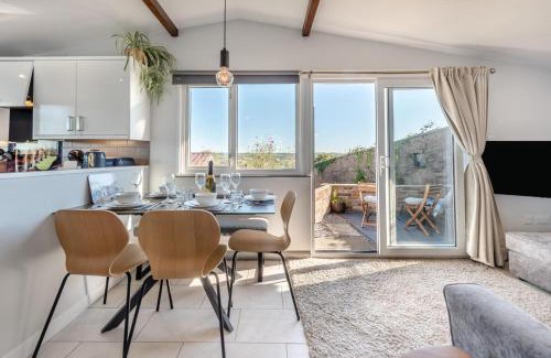 Llanybri House | Gala Lodge