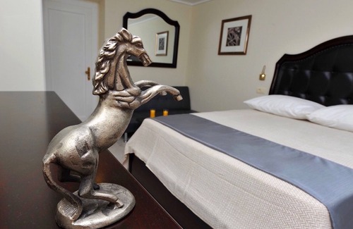 Split Hotel | Galeria Valeria Superior Queen Room