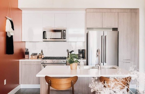 Highland Condo | Gallery Retreat | Skyline Views | Zuni Lofts