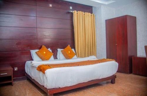Ofin Hotel | Galpin Suites