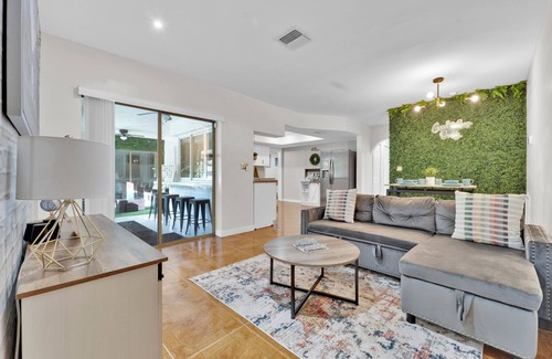 Broadview Park House | Game On in Florida :5BR Fun House with Private Pool