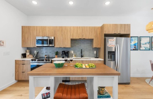 Knoxville House | Gameday Getaway | Walk to Neyland Stadium