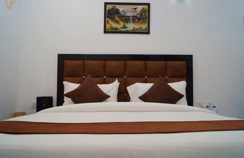 Garhmukteshwar Hotel | Ganga Village Resort