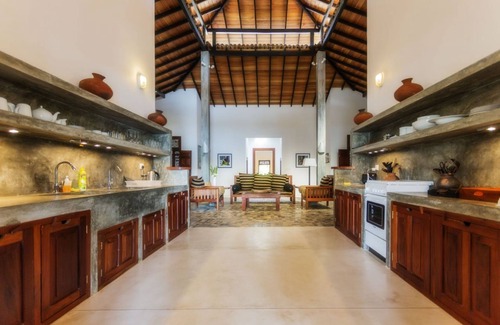 Hikkaduwa House | Gangananda - Stunning Lakeside Villa With Large Pool Near The Sea