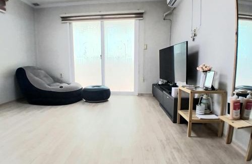 Daemyeong-dong Apartment | Gangane Anjirang
