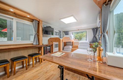 Gangneung House | Gangneung Demuir Caravan