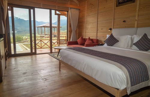 Phobjikha Valley Hotel | Gangtey Pinewood Resort