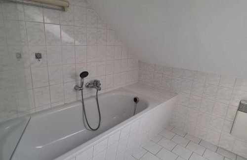 Zschaitz-Ottewig Apartment | Ganze 2-Raum Ferienwohnung Links