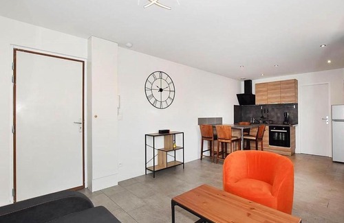 Clermont-Ferrand Apartment | Garçonnière - Appt cosy & parking à 9 min de Jaude