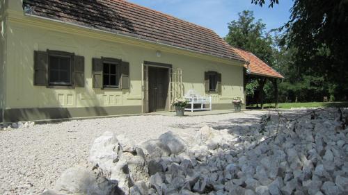 Garabonc House | Gara Cottage